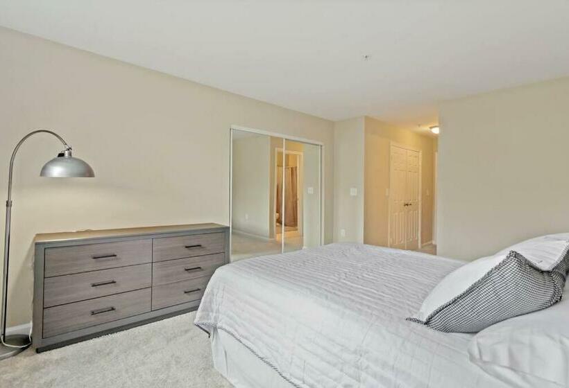 带3个卧室的公寓, Garden Styles Herndon Dulles Airport