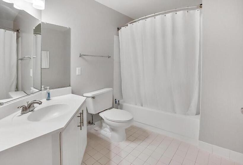 带1个卧室的带阳台的公寓, Garden Styles Herndon Dulles Airport