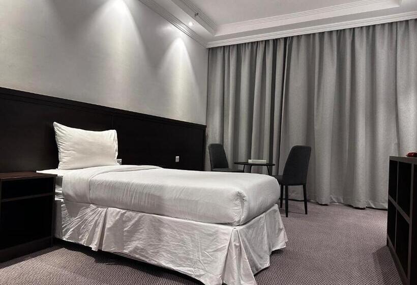 Номер Economy Индивидуальный, سنت العزيزيه