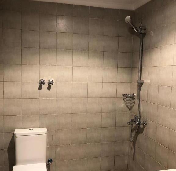 Студия Deluxe, سنت العزيزيه