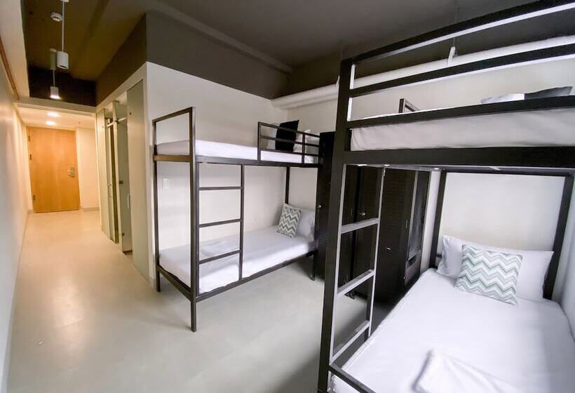 Pokój Czteroosobowy Standard, The Grid Co Living Managed By Hii