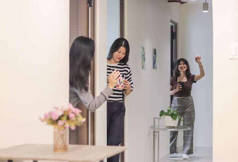 Pokój Standard Trzyosobowy, The Grid Co Living Managed By Hii