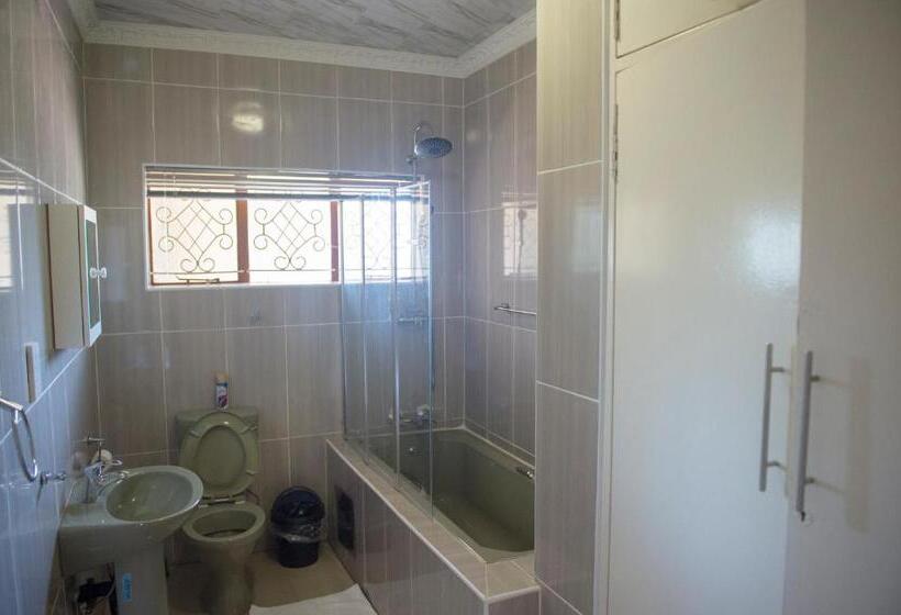 اتاق استاندارد با سرویس بهداشتی مشترک, Haithoms B&b Tlokweng Gaborone