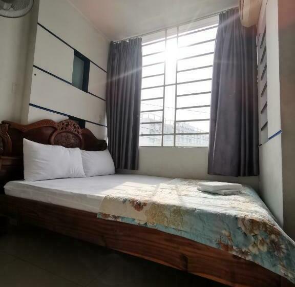 اتاق استاندارد با بالکن, Khách Sạn Hoa Cúc