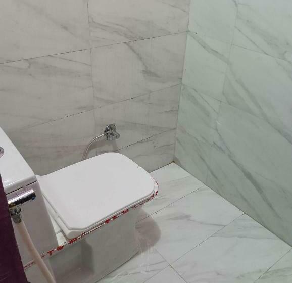 三人经典房间, Oyo Sky Bird