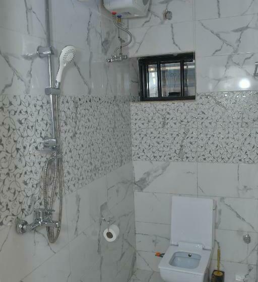 اتاق استاندارد یک نفره, Sakura Apartment