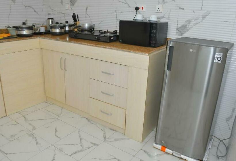 اتاق استاندارد, Sakura Apartment