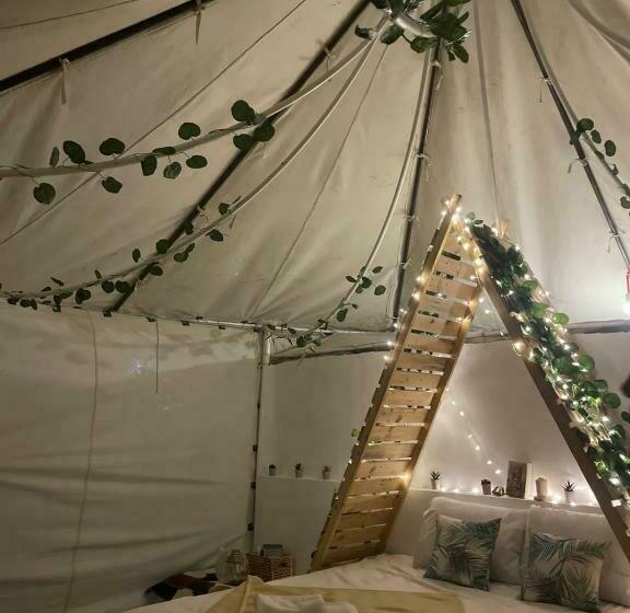 سوییت سوپریور, Shahrazad Camp In White Desert, Egypt