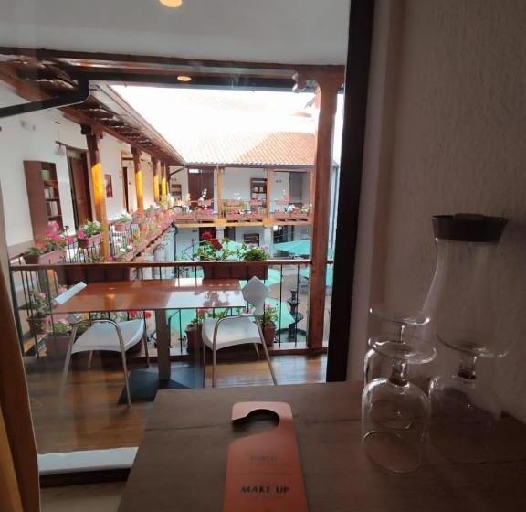 标准三人间, Casona Tobar