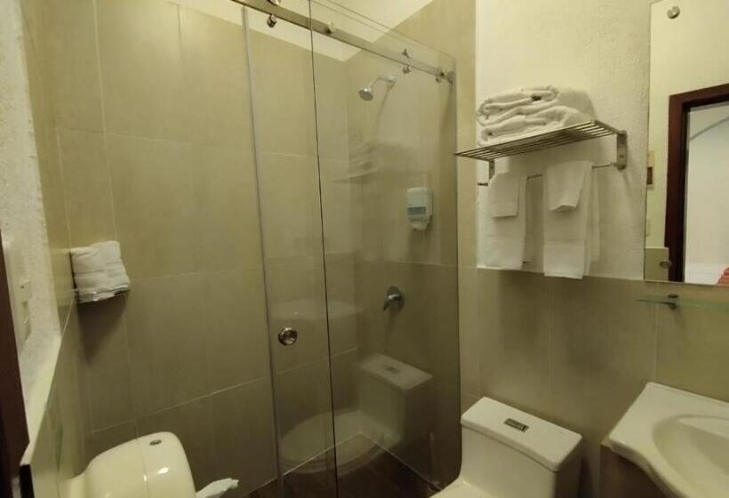 标准单人间, Casona Tobar