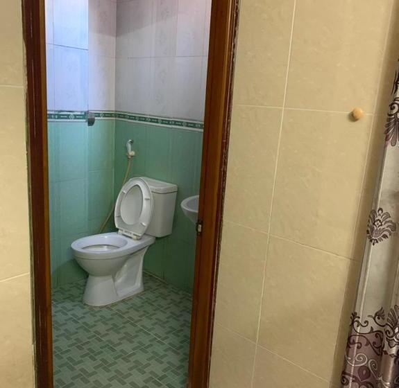 اتاق استاندارد سه نفره, Chí Linh Motel