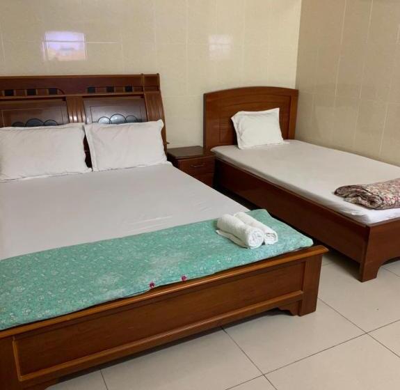 اتاق استاندارد سه نفره, Chí Linh Motel