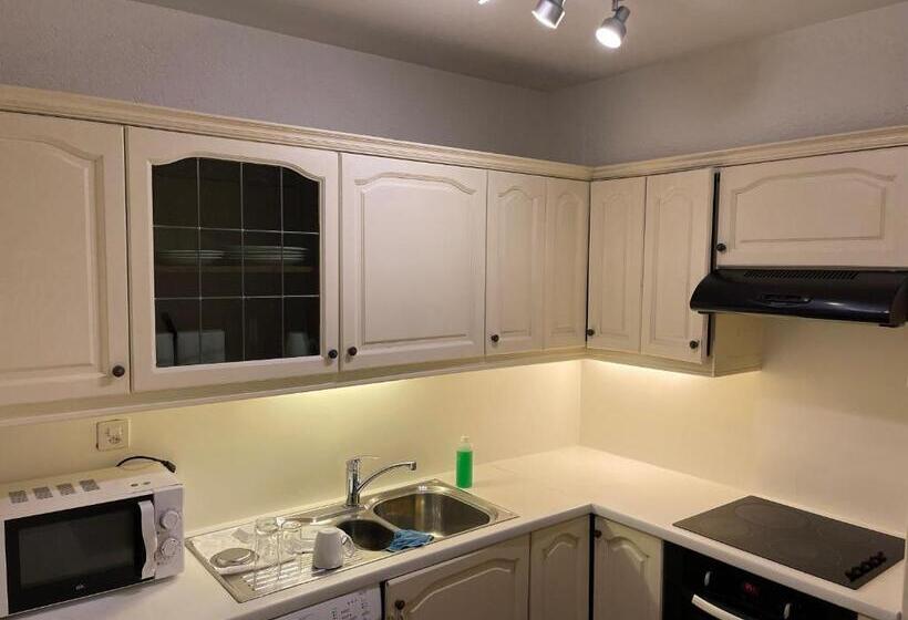 اتاق لوکس, Qdb Geneve Hyper Centre