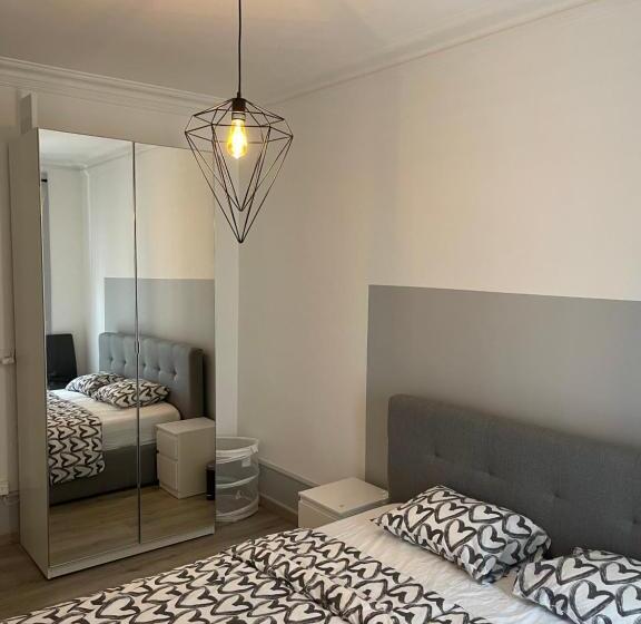 اتاق لوکس, Qdb Geneve Hyper Centre