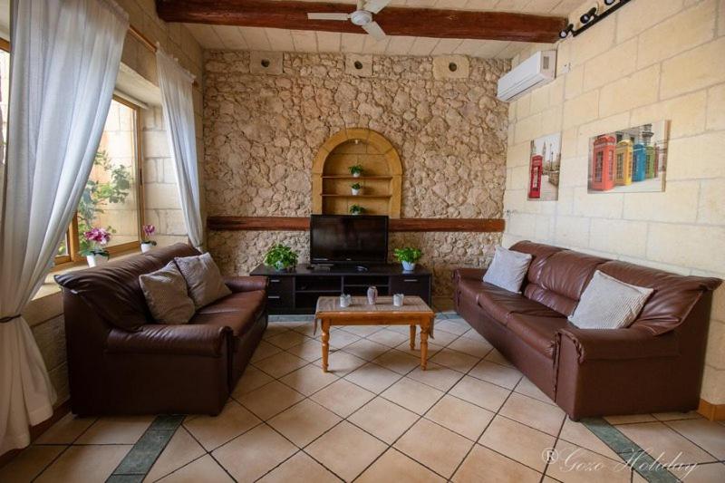 اتاق استاندارد سه نفره, Hibiscus