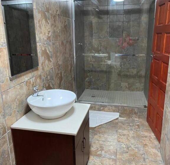 اتاق استاندارد با بالکن, Highlands Lodge