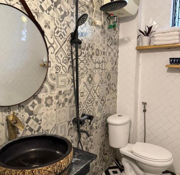 اتاق استاندارد چهار تخته, Thênh Thang Home & Cafe