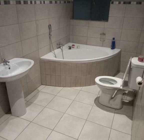 Номер Стандарт, The Unit Party House