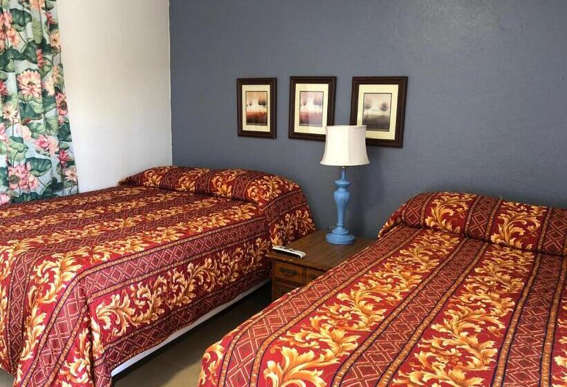Номер Стандарт 2 Двуспальные Кровати, Glades Motel   Naples