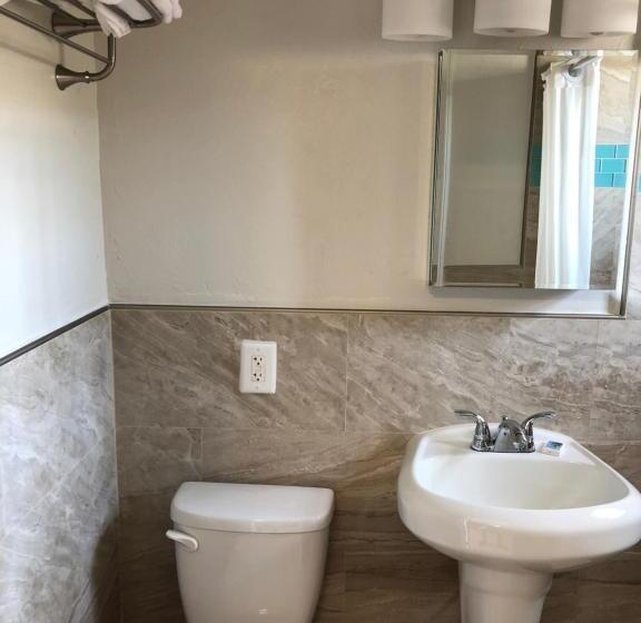 غرفه قياسيه سريرين مزدوجين, Glades Motel   Naples