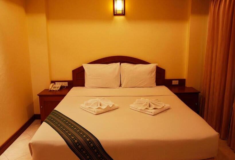 غرفة ديلوكس, Baan Ss Karon