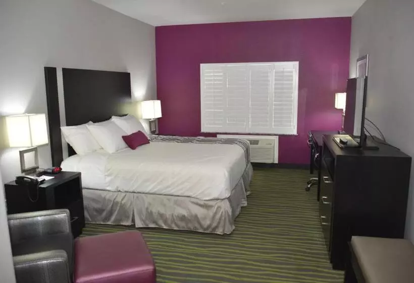 キングサイズベッドのスタンダードルーム, Best Western Plus Dilley Inn & Suites