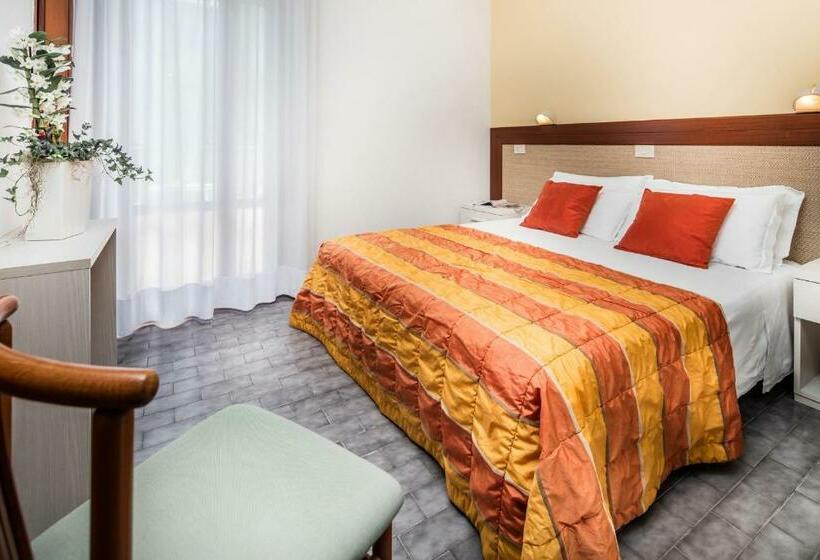 חדר סטנדרט, Bettina