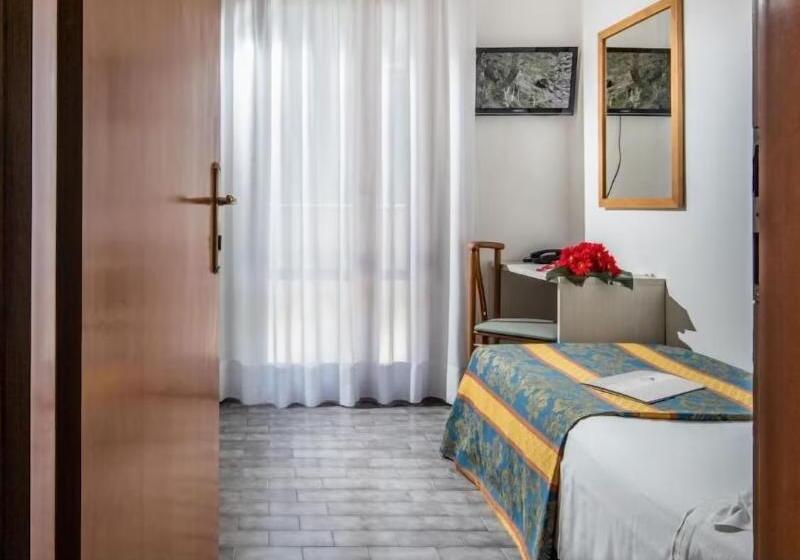 חדר סטנדרט יחיד, Bettina