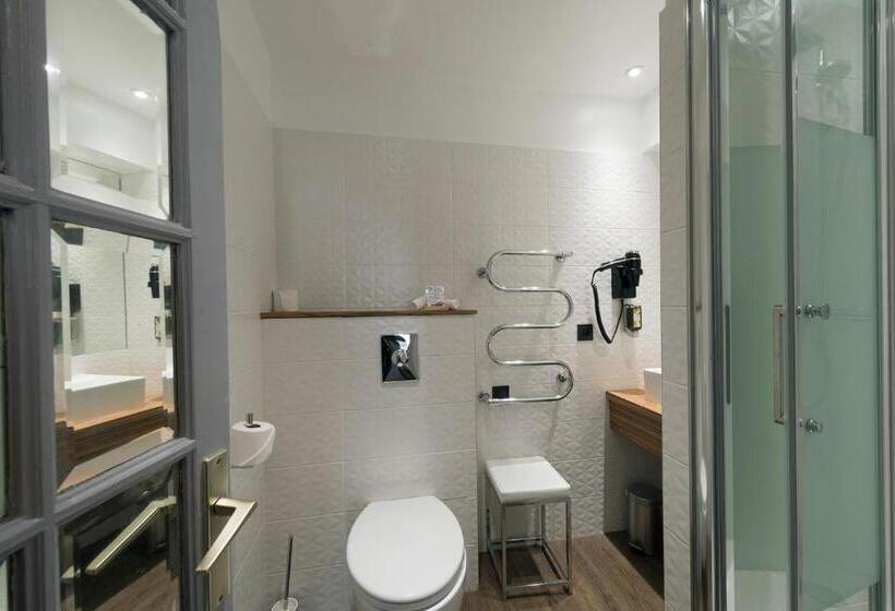 スタンダードルーム, De Paris