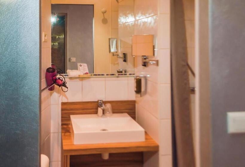 单人基本间, De Paris