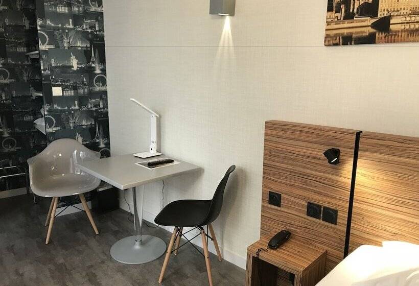 Номер Клуб, De Paris
