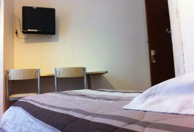 Номер Стандарт, Hôtel Moderne