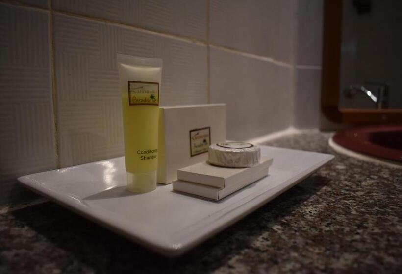 디럭스 룸, Karon Cafe  Inn