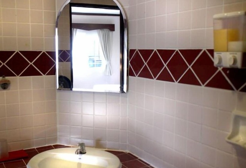 디럭스 룸, Karon Cafe  Inn