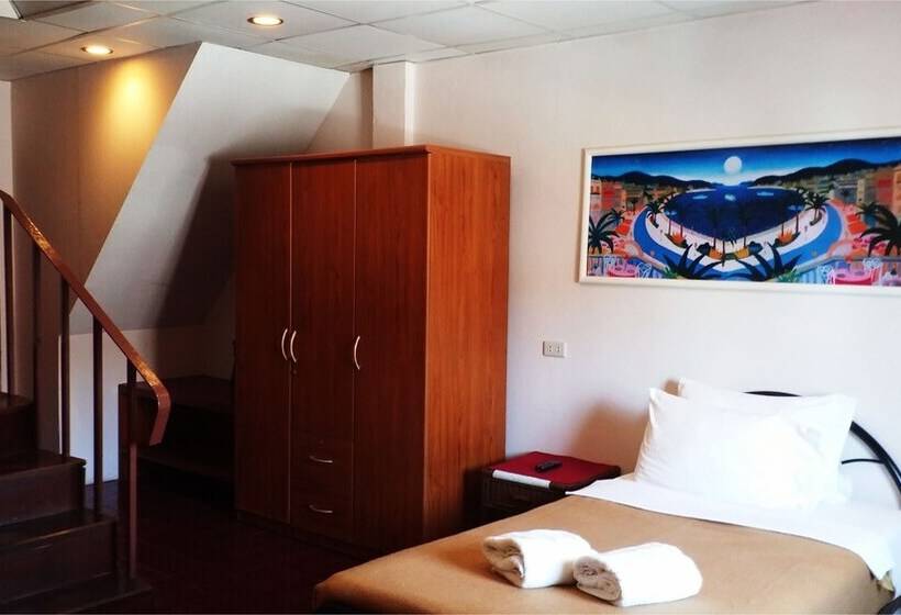 디럭스 룸, Karon Cafe  Inn