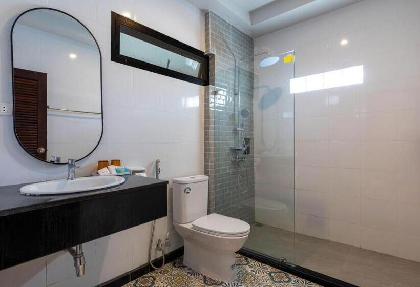 Семейный Номер, Maleedee Bay Resort