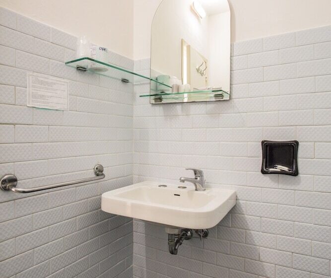 经济房, B&b Nizza Riccione