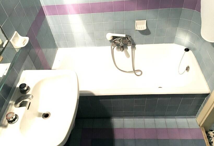 经济房, B&b Nizza Riccione