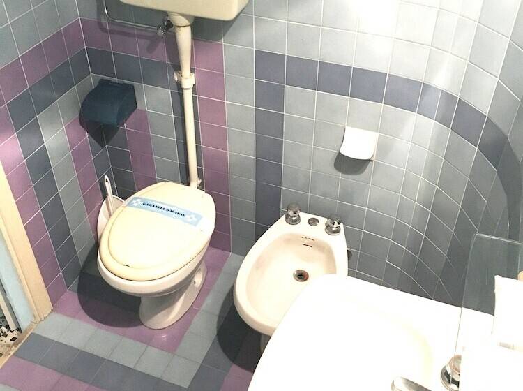 经济房, B&b Nizza Riccione