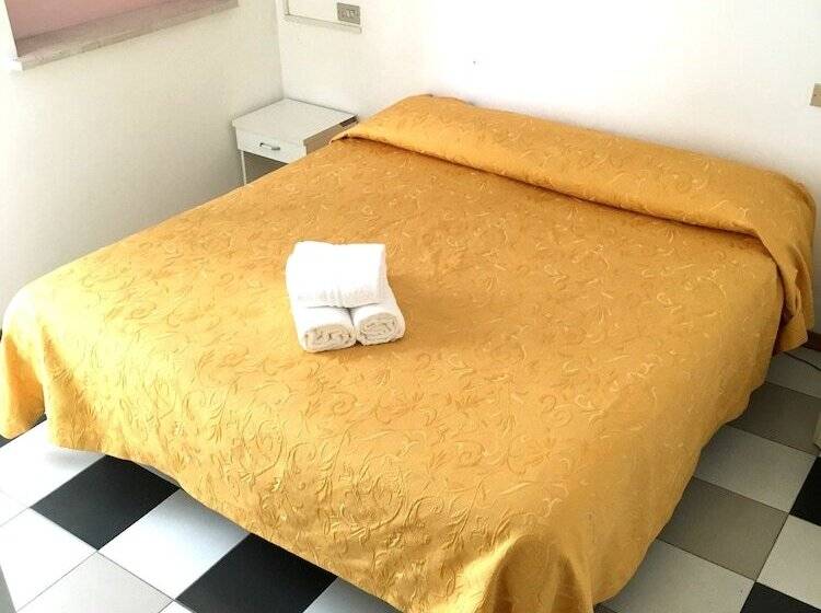 经济房, B&b Nizza Riccione