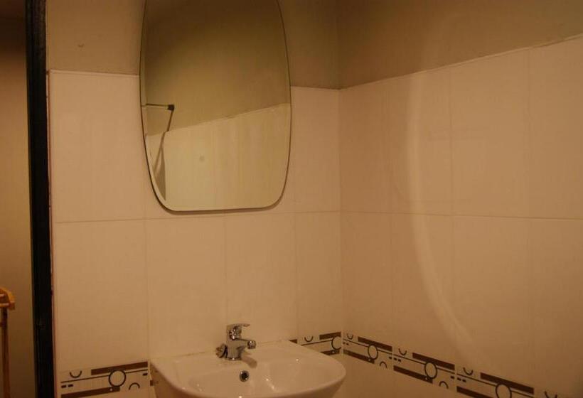 스탠다드 룸, The City House