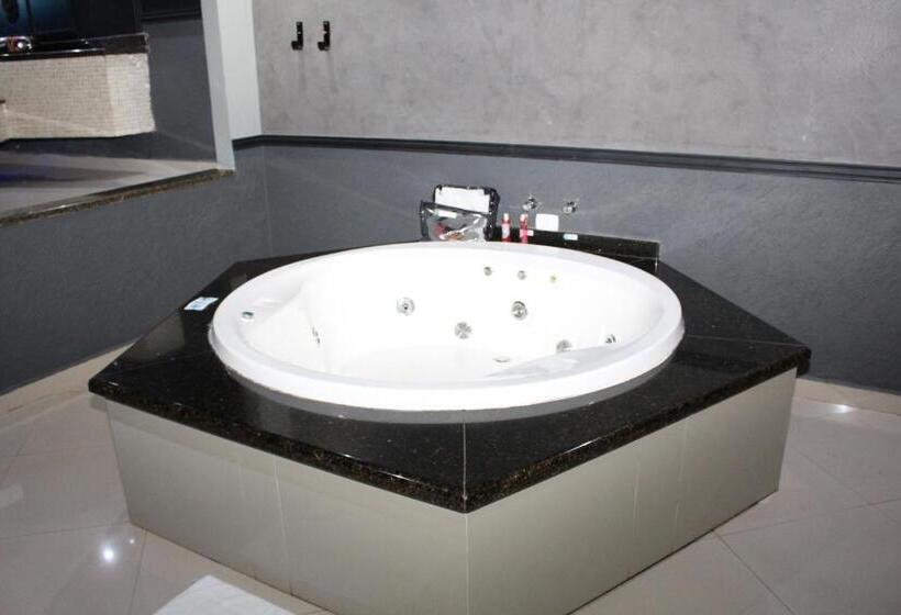 سوئیت با وان آب گرم, Exótico Prime Motel