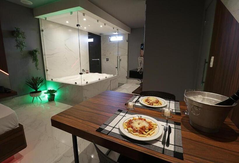 سوئیت با وان آب گرم, Exótico Prime Motel