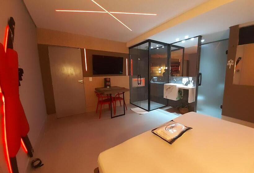 سوییت لوکس, Exótico Prime Motel