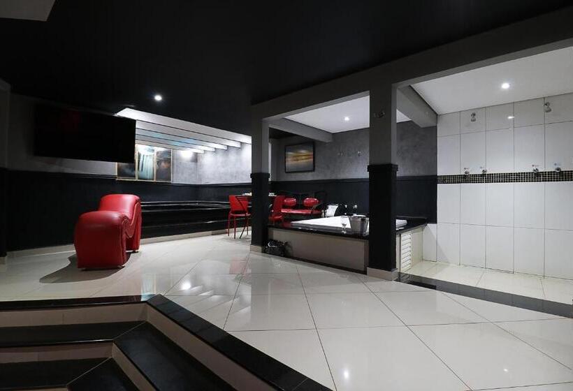 سوییت با استخر, Exótico Prime Motel