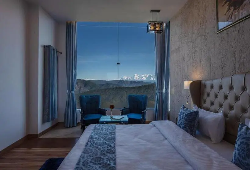 キングサイズベッドのスーペリアルーム, Binsar Eco Resort, Binsar   Uttarakhand