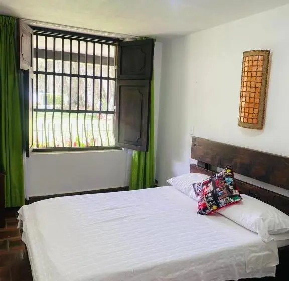 Perhehuone, Casa Blanca Campestre