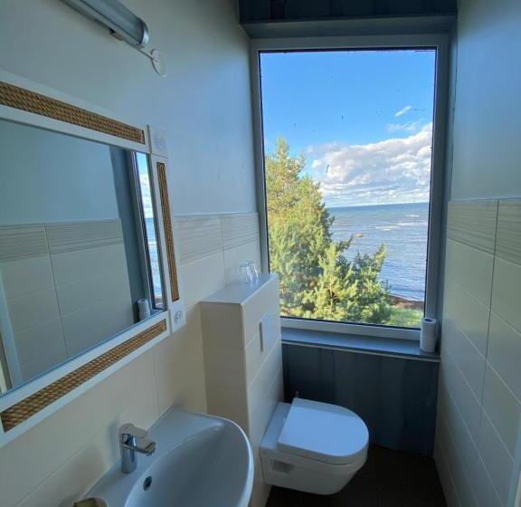 اتاق لوکس با چشم‌انداز دریا, Vergi Sadam & Restoran Wirkes