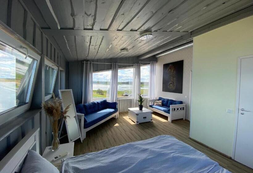 اتاق لوکس با چشم‌انداز دریا, Vergi Sadam & Restoran Wirkes