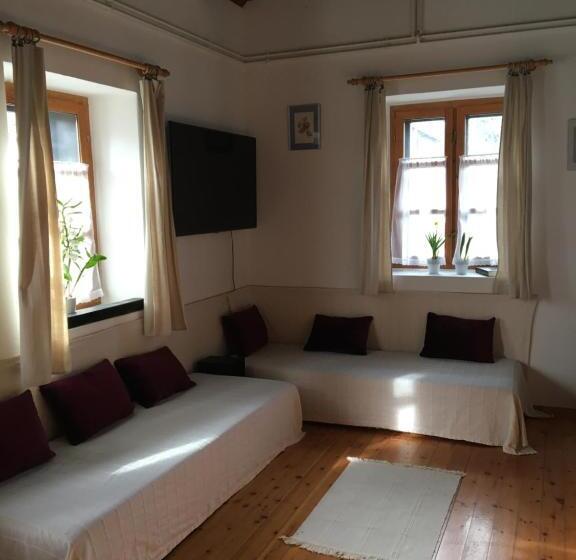 プレミアム４ベッドルーム, Tugári Vendégház